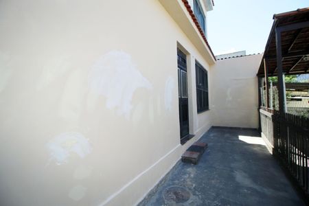 Casa para alugar com 251m², 4 quartos e 1 vagaQuintal