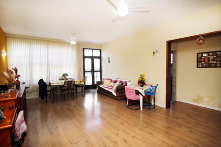 Sala de casa para alugar com 4 quartos, 251m² em Irajá, Rio de Janeiro