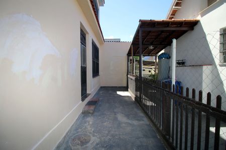 Casa para alugar com 251m², 4 quartos e 1 vagaQuintal