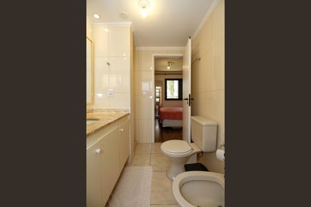 Apartamento à venda com 86m², 3 quartos e 1 vaga Apartamento à venda com 86m², 3 quartos e 1 vagaBanheiro da Suíte