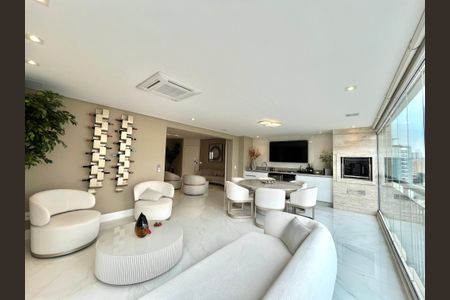 Apartamento para alugar com 155m², 3 quartos e 3 vagasVaranda