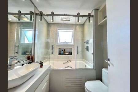 Apartamento para alugar com 155m², 3 quartos e 3 vagasBanheiro da Suíte 1