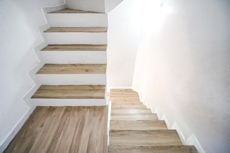 Casa de condomínio para alugar com 96m², 3 quartos e 1 vaga Casa de condomínio para alugar com 96m², 3 quartos e 1 vagaEscada