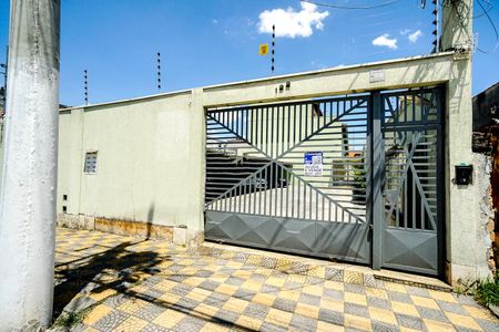 Casa de condomínio para alugar com 96m², 3 quartos e 1 vaga Casa de condomínio para alugar com 96m², 3 quartos e 1 vagaFachada