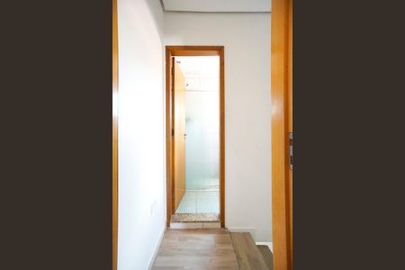 Casa de condomínio para alugar com 96m², 3 quartos e 1 vaga Casa de condomínio para alugar com 96m², 3 quartos e 1 vagaHall da escada