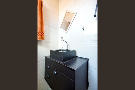 Casa de condomínio para alugar com 96m², 3 quartos e 1 vaga Casa de condomínio para alugar com 96m², 3 quartos e 1 vagaBanheiro social