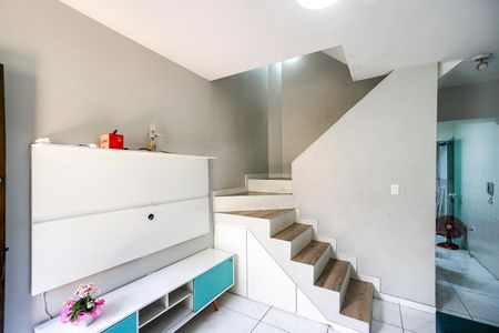 Casa de condomínio para alugar com 96m², 3 quartos e 1 vaga Casa de condomínio para alugar com 96m², 3 quartos e 1 vagaSala
