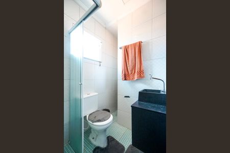 Casa de condomínio para alugar com 96m², 3 quartos e 1 vaga Casa de condomínio para alugar com 96m², 3 quartos e 1 vagaBanheiro social