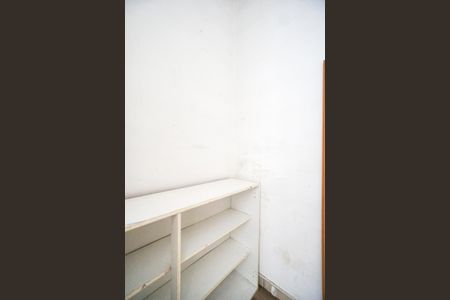 Casa de condomínio para alugar com 96m², 3 quartos e 1 vaga Casa de condomínio para alugar com 96m², 3 quartos e 1 vagaCloset do quarto 02