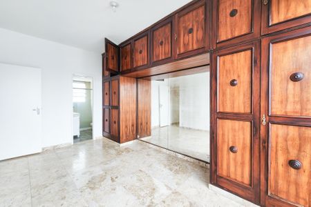 Apartamento para alugar com 140m², 4 quartos e 1 vagaSuite