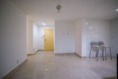 Apartamento para alugar com 80m², 2 quartos e 1 vagaSala