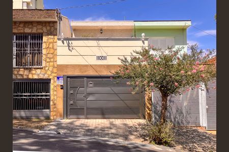 Casa à venda com 126m², 3 quartos e 2 vagasFachada