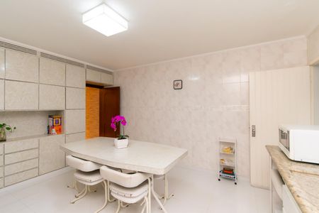 Casa à venda com 126m², 3 quartos e 2 vagasCozinha