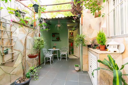 Casa à venda com 126m², 3 quartos e 2 vagasQuintal