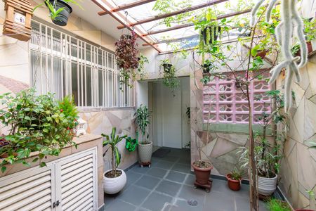 Casa à venda com 126m², 3 quartos e 2 vagasQuintal