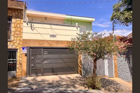 Casa à venda com 126m², 3 quartos e 2 vagasFachada