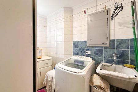 Apartamento à venda com 120m², 4 quartos e 2 vagas Apartamento à venda com 120m², 4 quartos e 2 vagasÁrea de Serviço