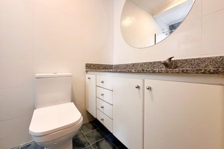 Apartamento à venda com 120m², 4 quartos e 2 vagas Apartamento à venda com 120m², 4 quartos e 2 vagasBanheiro da Suíte 3