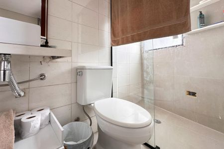 Apartamento à venda com 120m², 4 quartos e 2 vagas Apartamento à venda com 120m², 4 quartos e 2 vagasBanheiro da Suíte 2