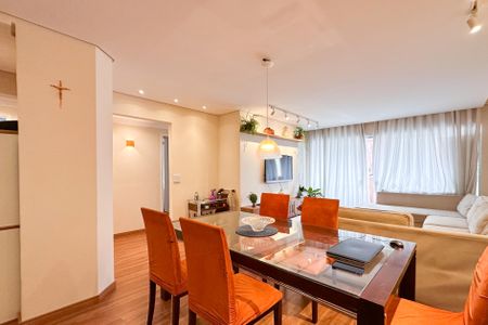 Apartamento à venda com 120m², 4 quartos e 2 vagas Apartamento à venda com 120m², 4 quartos e 2 vagasSala