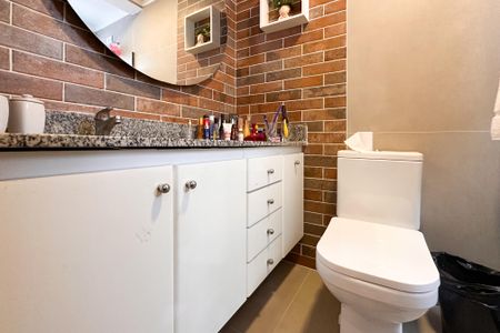 Apartamento à venda com 120m², 4 quartos e 2 vagas Apartamento à venda com 120m², 4 quartos e 2 vagasBanheiro da Suíte 1