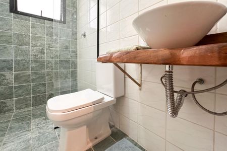 Apartamento à venda com 120m², 4 quartos e 2 vagas Apartamento à venda com 120m², 4 quartos e 2 vagasBanheiro Social