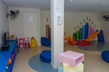 Apartamento para alugar com 68m², 2 quartos e 1 vagaÁrea comum