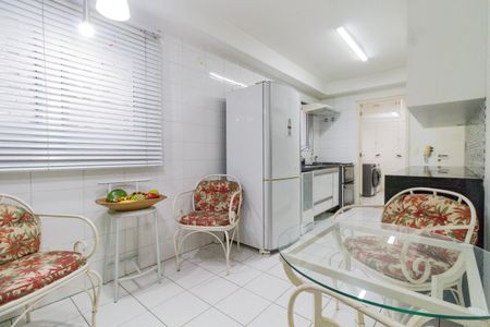 Apartamento à venda com 210m², 3 quartos e 3 vagasCozinha