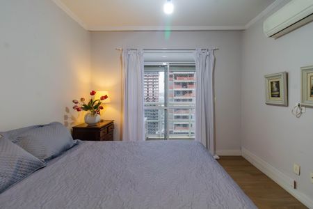 Apartamento à venda com 210m², 3 quartos e 3 vagasSuíte 1