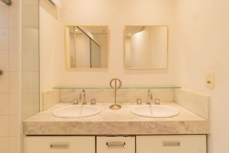 Apartamento à venda com 210m², 3 quartos e 3 vagasSuíte 1