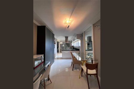 Apartamento à venda com 4 quartos, 260m² em Parque do Morumbi, São Paulo