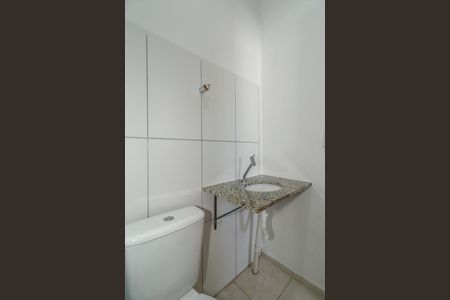 Banheiro da Suíte de apartamento à venda com 2 quartos, 52m² em Santa Fe, Porto Alegre