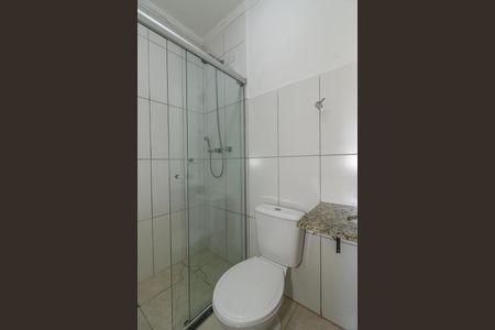 Banheiro da Suíte de apartamento à venda com 2 quartos, 52m² em Santa Fe, Porto Alegre