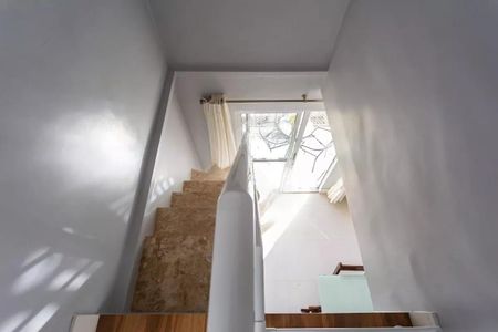 Apartamento à venda com 103m², 2 quartos e 1 vagaEscada