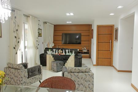 Apartamento para alugar com 160m², 3 quartos e 2 vagasSala