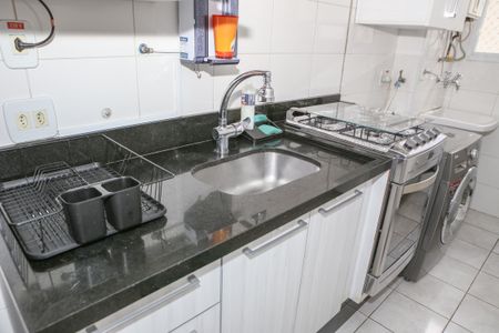 Apartamento para alugar com 47m², 2 quartos e 1 vaga Apartamento para alugar com 47m², 2 quartos e 1 vagaCozinha e Área de Serviço