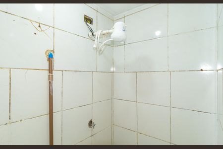 Banheiro de kitnet/studio para alugar com 1 quarto, 27m² em Vila Prudente, São Paulo