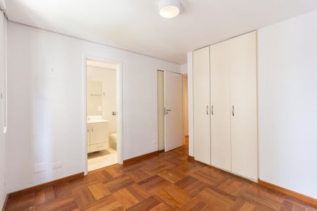 Apartamento à venda com 160m², 3 quartos e 2 vagasSuíte 2