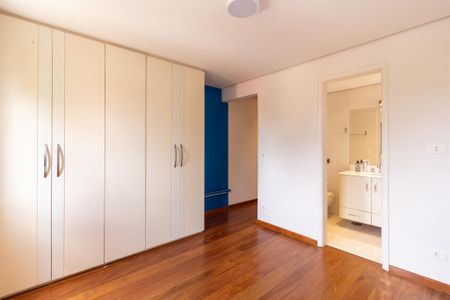 Apartamento à venda com 160m², 3 quartos e 2 vagasSuíte 1