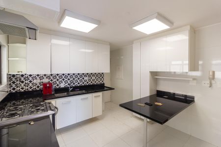 Apartamento à venda com 160m², 3 quartos e 2 vagasCozinha