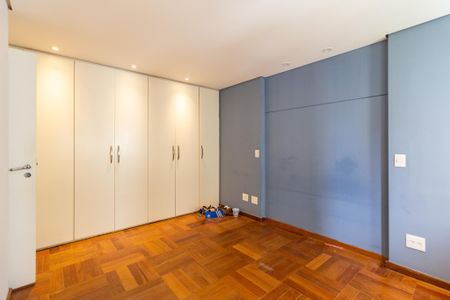 Apartamento à venda com 160m², 3 quartos e 2 vagasSuíte 3