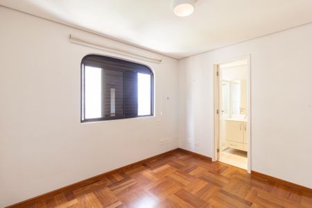 Apartamento à venda com 160m², 3 quartos e 2 vagasSuíte 2