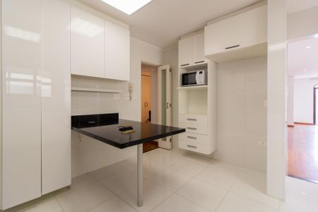 Apartamento à venda com 160m², 3 quartos e 2 vagasCozinha