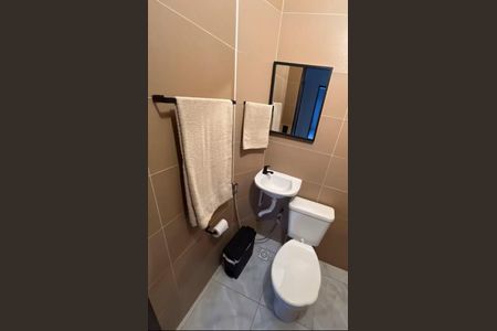 Casa para alugar com 68m², 2 quartos e sem vagaBanheiro