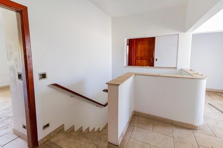 Casa à venda com 360m², 5 quartos e sem vagaEscada