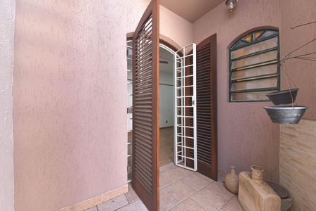 Casa à venda com 120m², 2 quartos e 1 vaga Casa à venda com 120m², 2 quartos e 1 vagaQuintal - Lavanderia