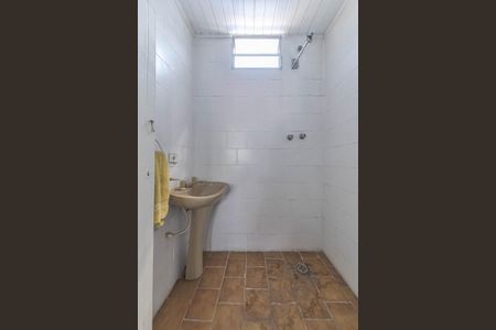 Casa à venda com 120m², 2 quartos e 1 vaga Casa à venda com 120m², 2 quartos e 1 vagaEdícula - Banheiro