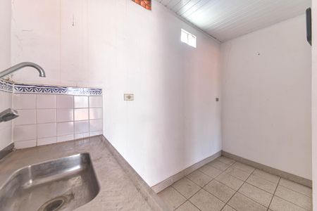 Casa à venda com 120m², 2 quartos e 1 vaga Casa à venda com 120m², 2 quartos e 1 vagaEdícula - Cozinha