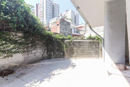 Casa para alugar com 80m², 1 quarto e sem vagaQuintal / Lavanderia