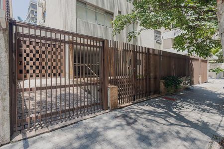 Apartamento à venda com 144m², 3 quartos e 2 vagas Apartamento à venda com 144m², 3 quartos e 2 vagasFachada